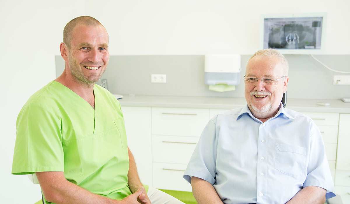 Dr. Buchmann bietet ZFA einen Job in Halle (Saale).